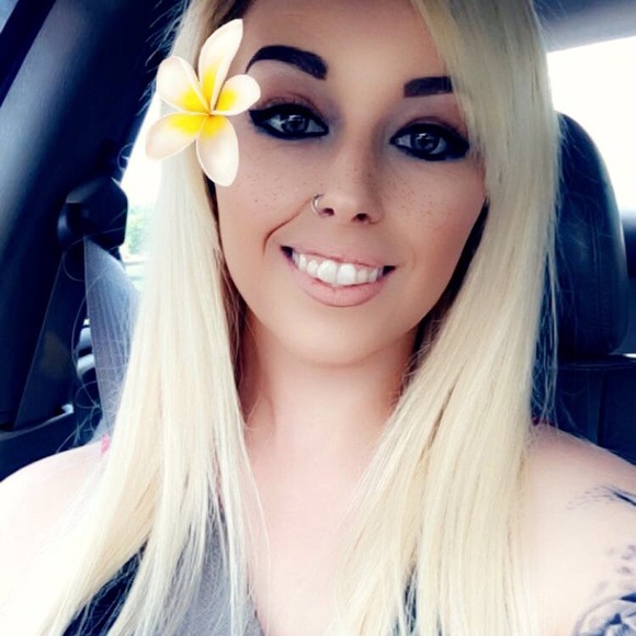 Meet your Posher, Lashea - Picture 1 of 1